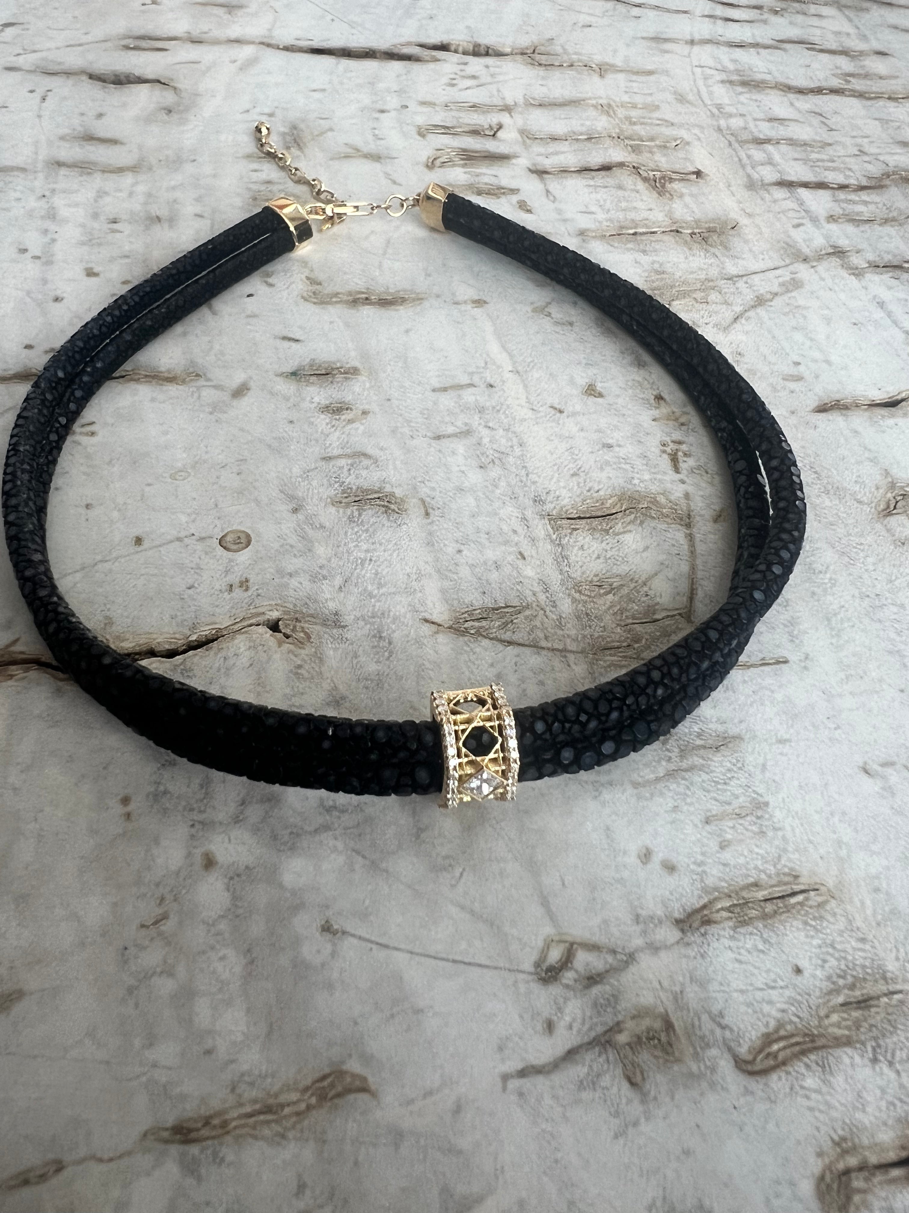 Doudou stingray leather choker necklace with pavé and princess cut diamond Doudou bead